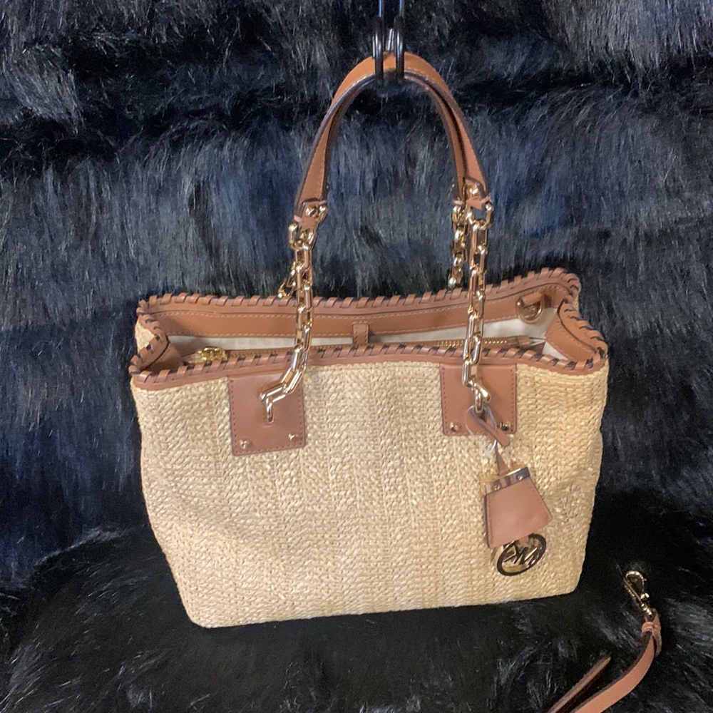 Beautiful tan woven bag.NWOT